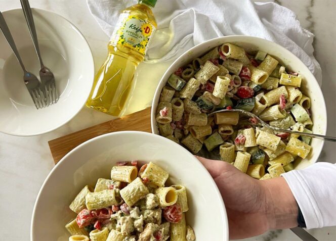 Ruokaisa ja ravinteikas pastasalaatti