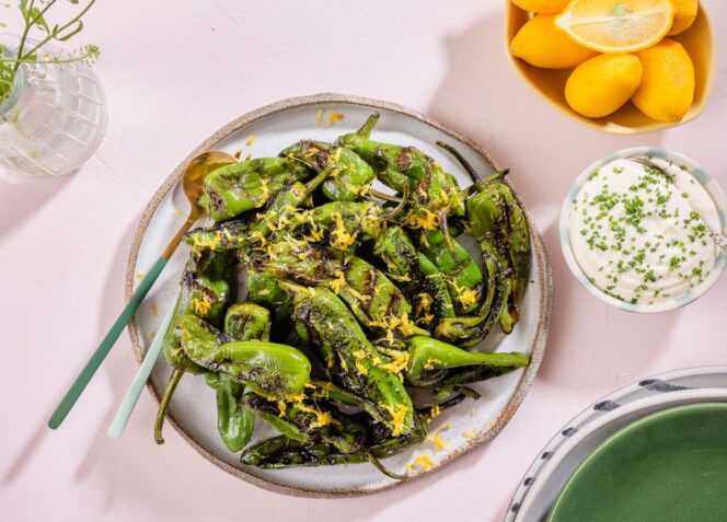 Pimientos de Padron -paprikat ja kermaviiliaioli