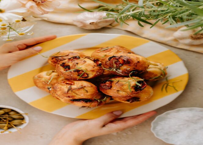 Valkosipuli focaccia -muffinsit