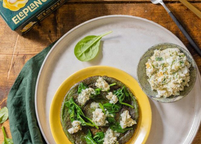 Pinaattilettuja, haudutettua pinaattia ja munavoita