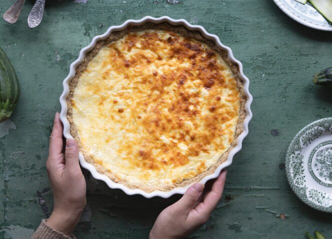 Kesäkurpitsa-fetapiirakka