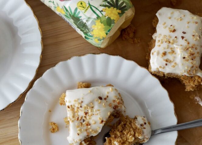 Vegaaninen porkkanakakku