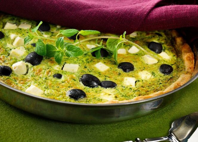 Kreikkalainen feta-pinaattipiirakka