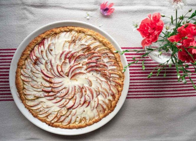 Kermaviili-omenapiirakka