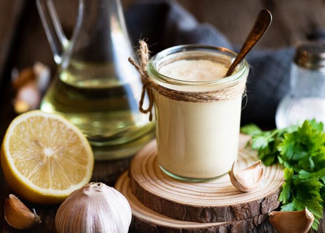 Valkosipulimajoneesi