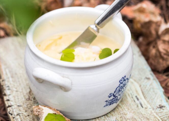 Itse tehty levite leivälle