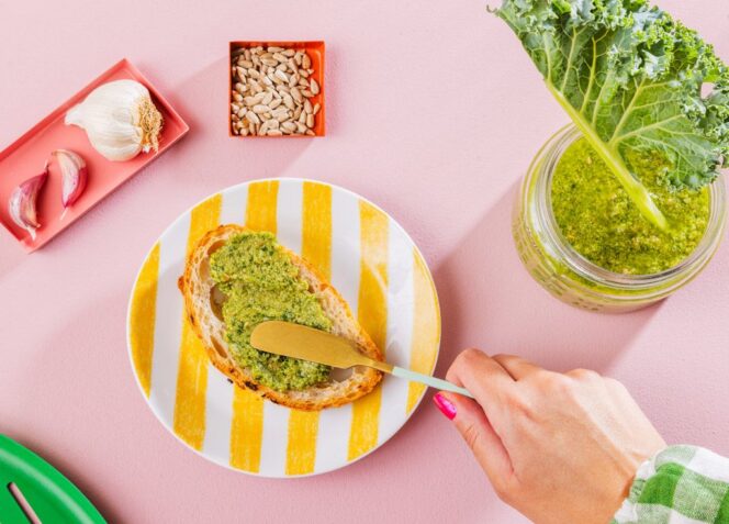 Lehtikaalipesto