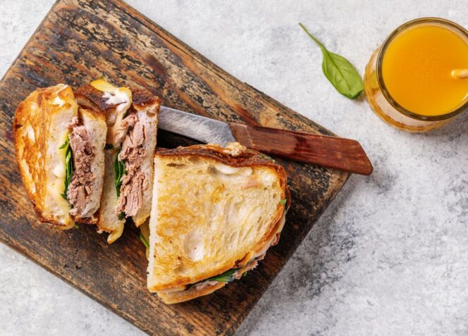 Tuna melt sandwich